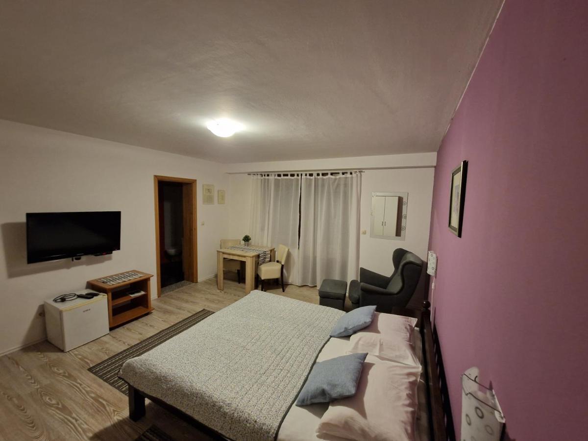 Guest House Wolf II Plitvicka Jezera Exterior photo
