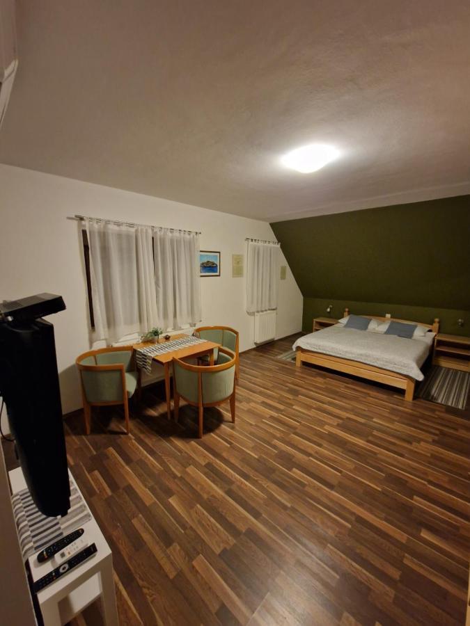 Guest House Wolf II Plitvicka Jezera Exterior photo