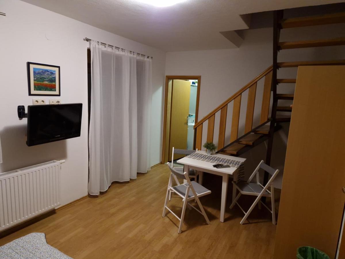 Guest House Wolf II Plitvicka Jezera Exterior photo