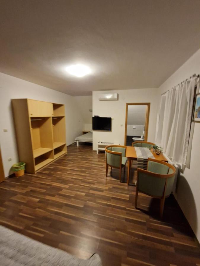 Guest House Wolf II Plitvicka Jezera Exterior photo