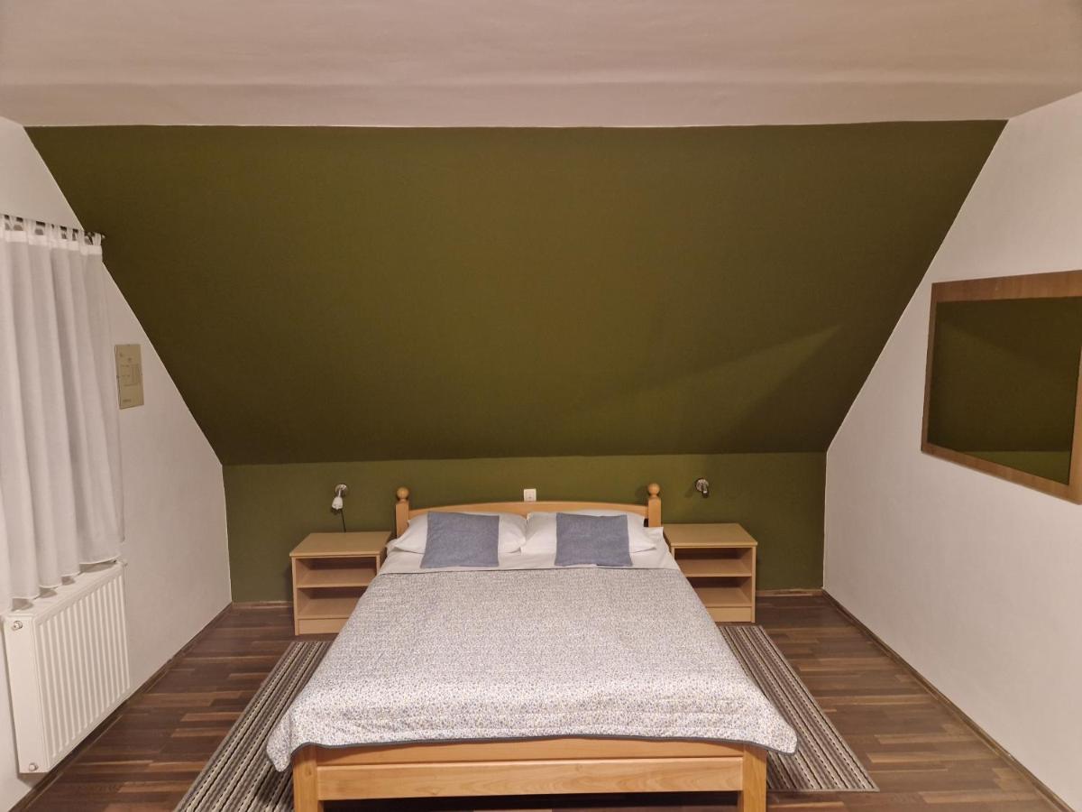 Guest House Wolf II Plitvicka Jezera Exterior photo