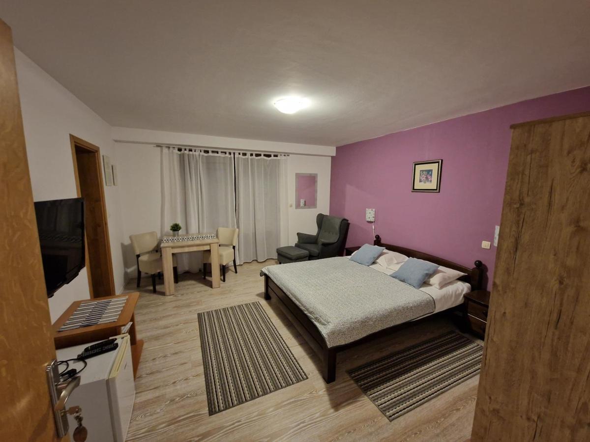 Guest House Wolf II Plitvicka Jezera Exterior photo