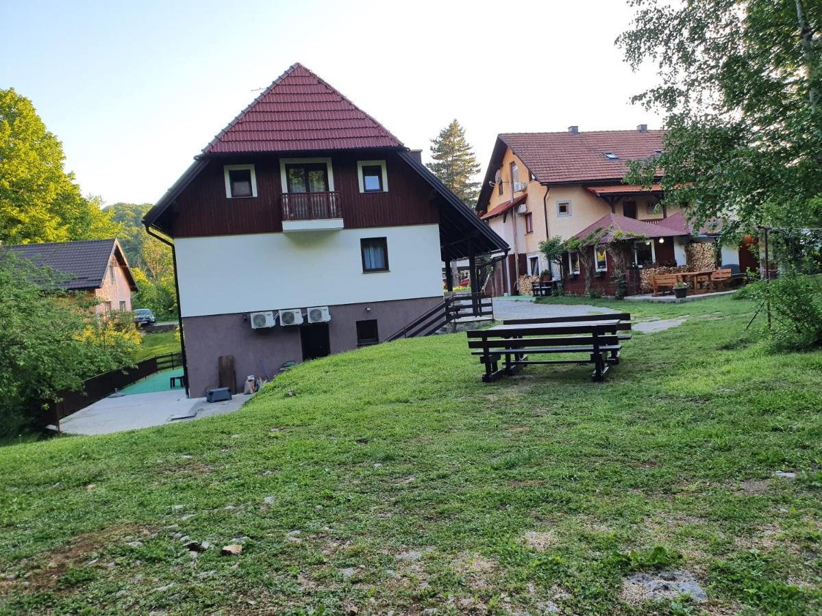 Guest House Wolf II Plitvicka Jezera Exterior photo