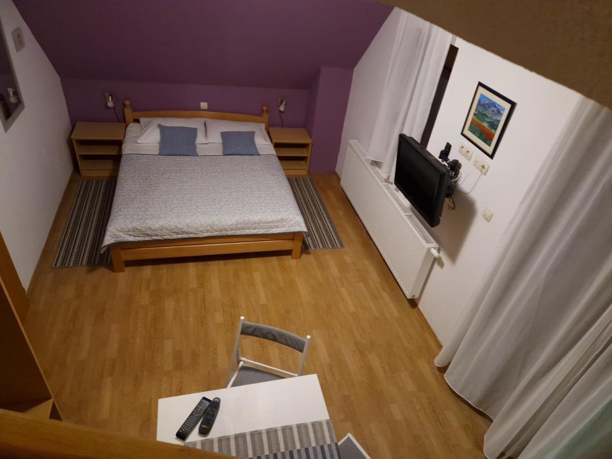 Guest House Wolf II Plitvicka Jezera Exterior photo