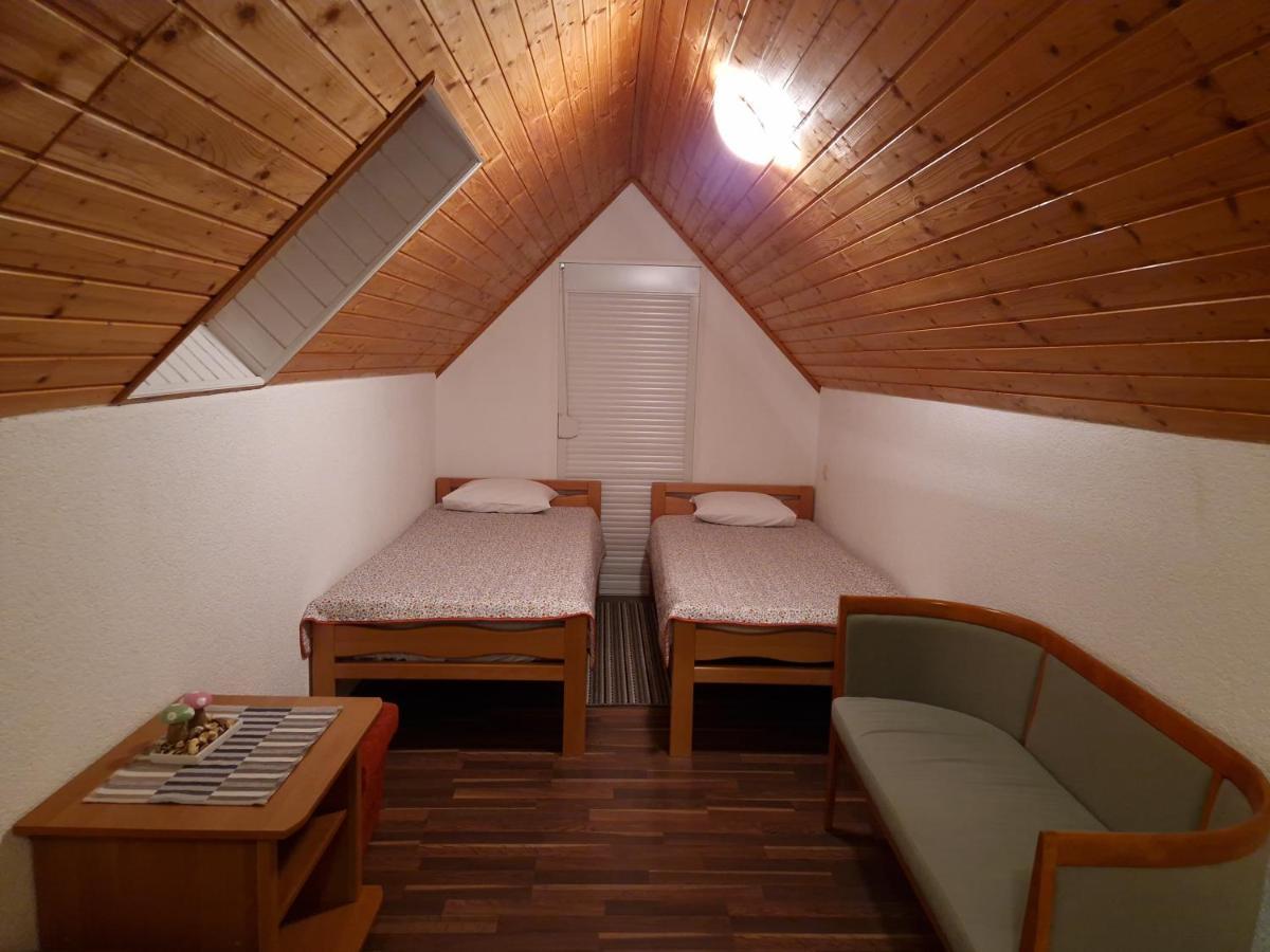 Guest House Wolf II Plitvicka Jezera Exterior photo